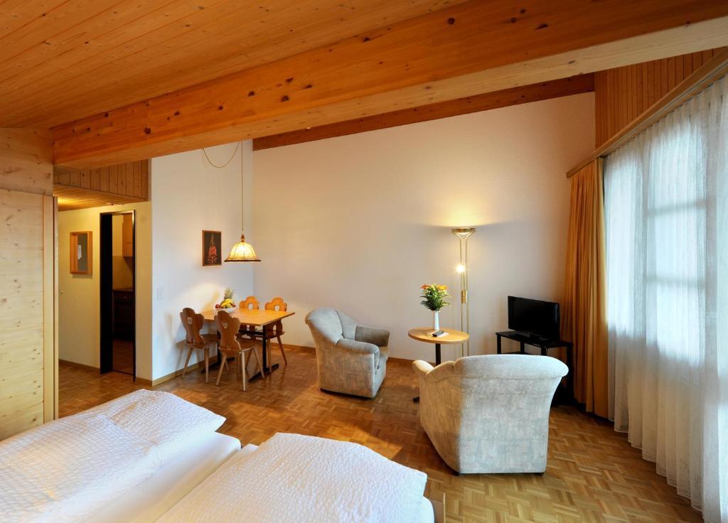 Hotel Krone Lenk im Simmental Zimmer foto